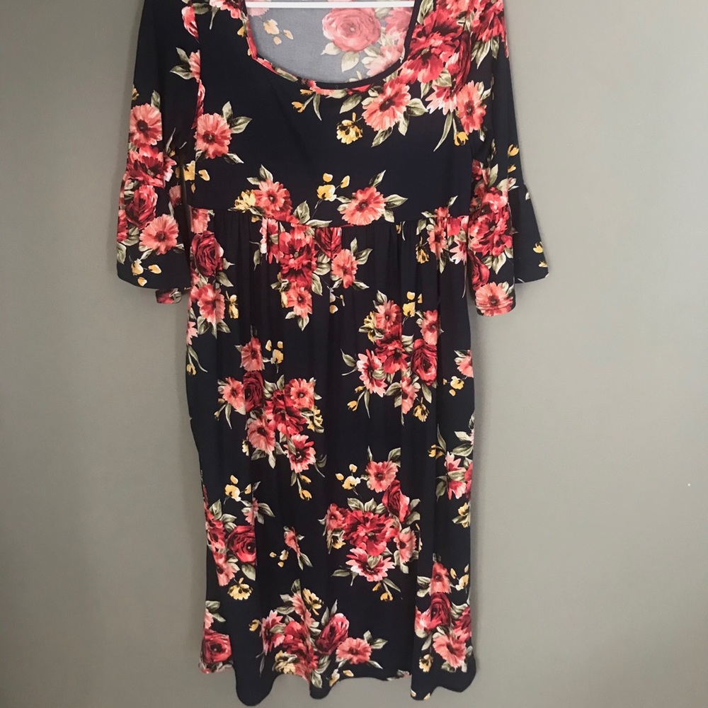 Size Small Navy Floral bell sleeve dress